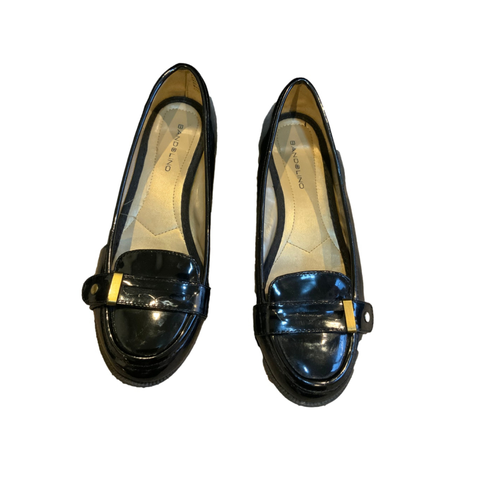Women's Bandolino Black Patent Loafers Gold Buckle 7.5 Round Toe Preppy Academia